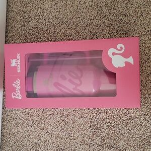 BNIB 40oz Barbie Icon x Stanley